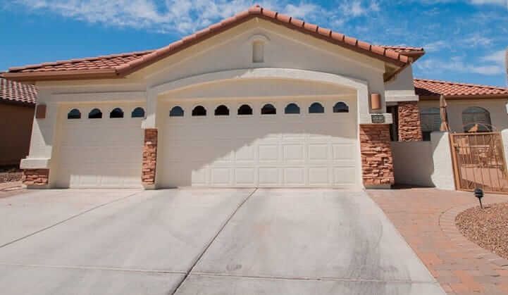House with exterior painting contractors service in tucson. 